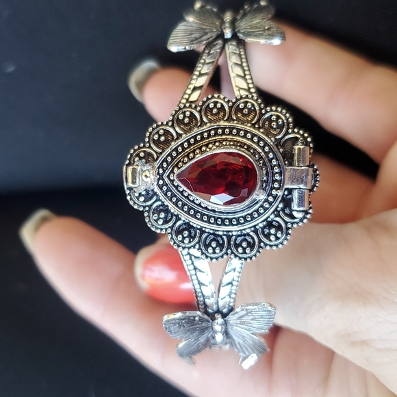 New Garnet 925 Silver Butterflies Poison Cuff Bracelet. - Picture 3 of 14